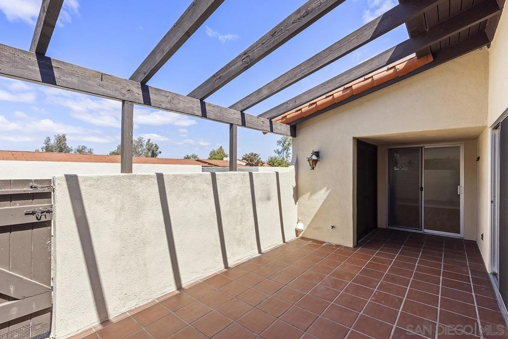 11988 Rancho Bernardo Rd D Property Photo 34