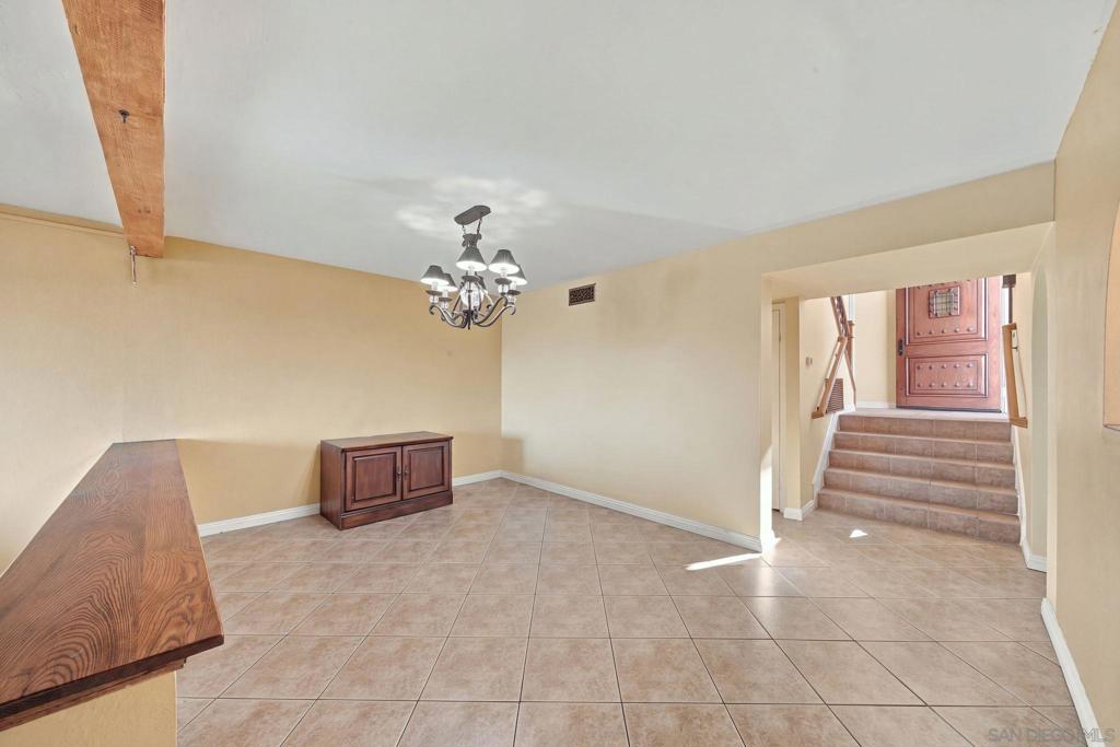4878 Tinasa Way Property Photo 4