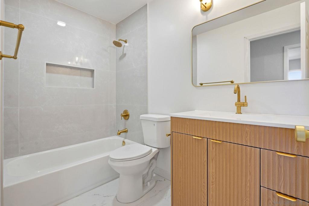 6228 Calle Pavana Property Photo 17