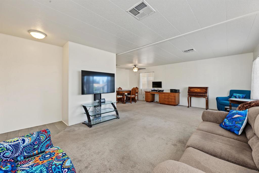 2280 E Valley Parkway 122 Property Photo 5