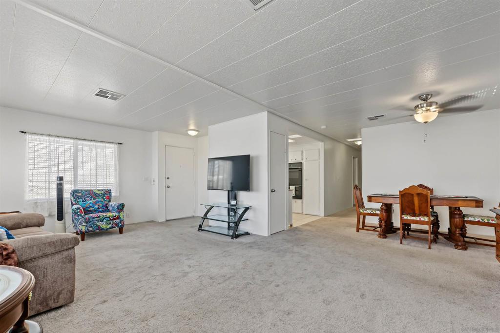 2280 E Valley Parkway 122 Property Photo 7