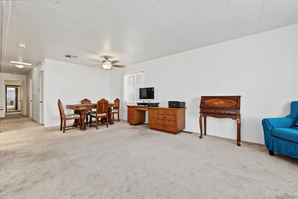 2280 E Valley Parkway 122 Property Photo 8