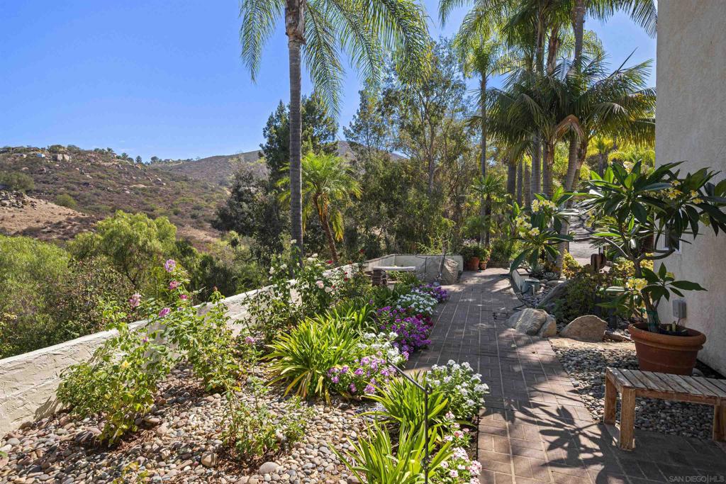 13848 Jamul Drive Property Photo 13