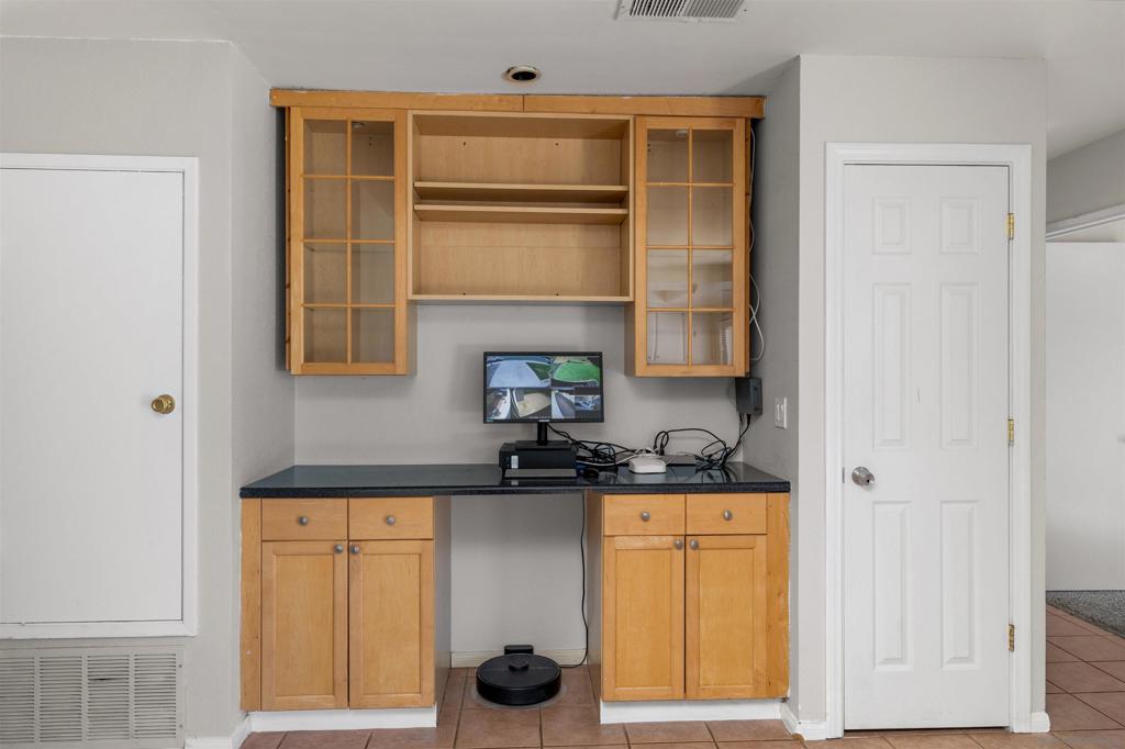 521 Shadow Hills Drive Property Photo 14