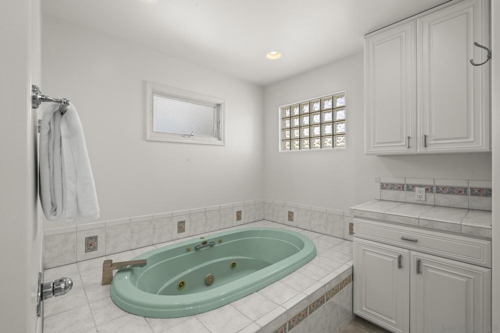 312 Sea Ridge Drive Property Photo 23