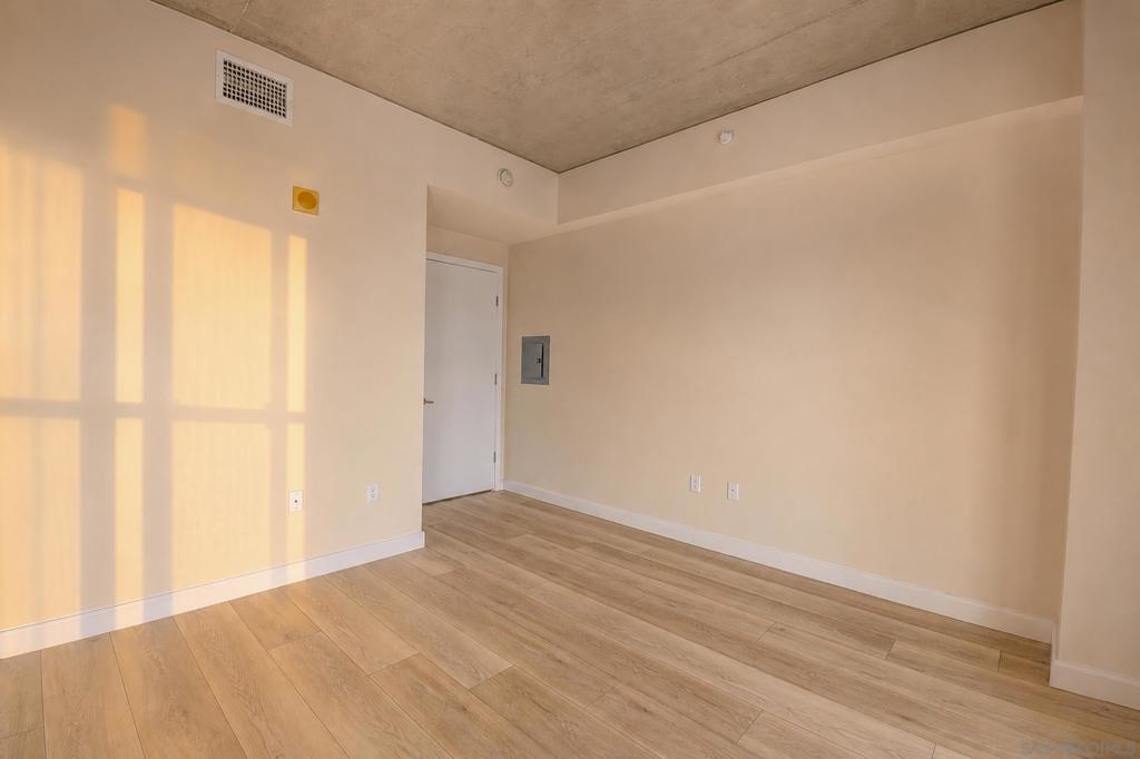 801 Ash St. 1701 Property Photo 27