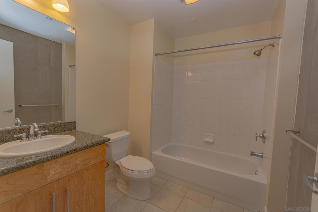 801 Ash St. 1701 Property Photo 28