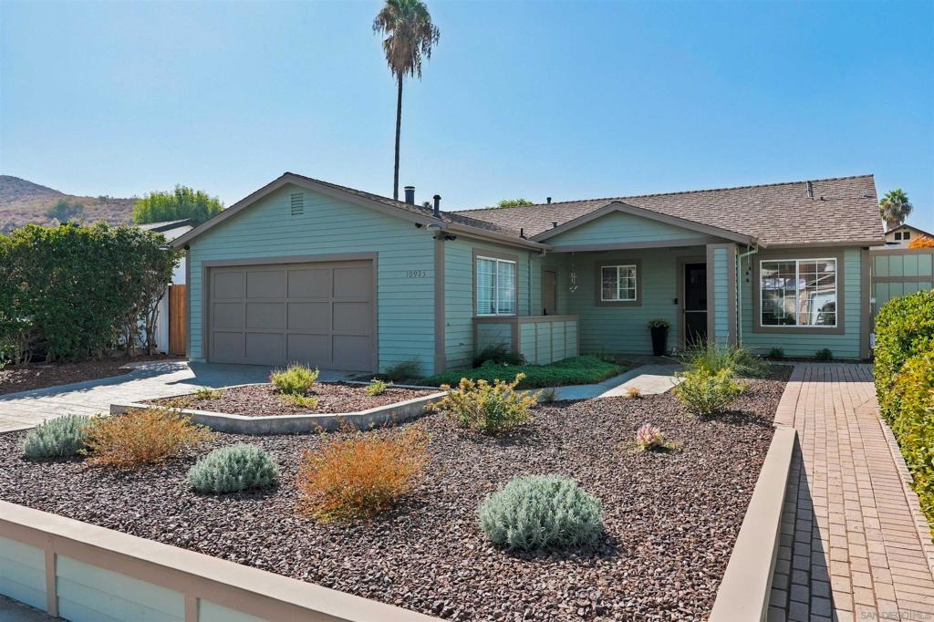 10925 Greencastle Street Property Photo 1