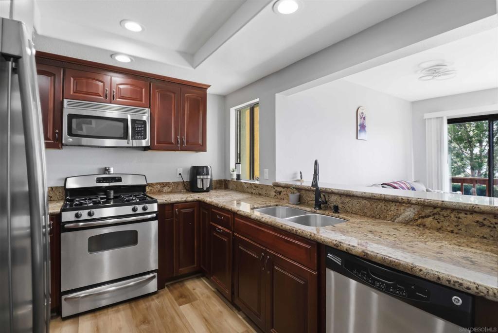 6862 Camino Berdecio Property Photo 8