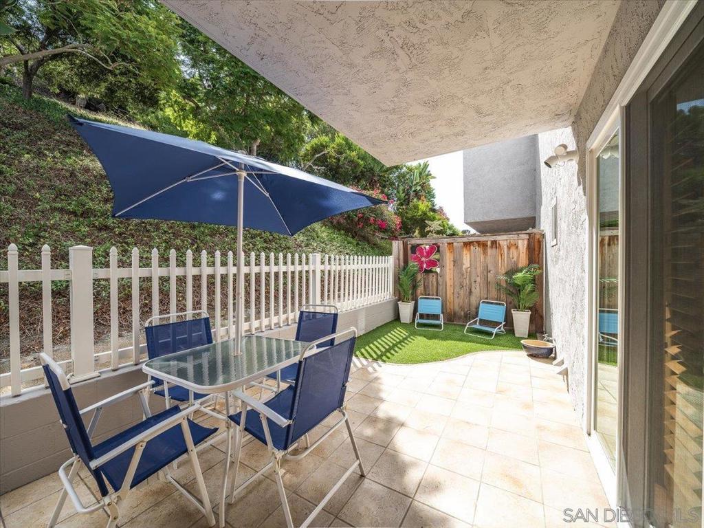 2431 La Costa Avenue B Property Photo 9