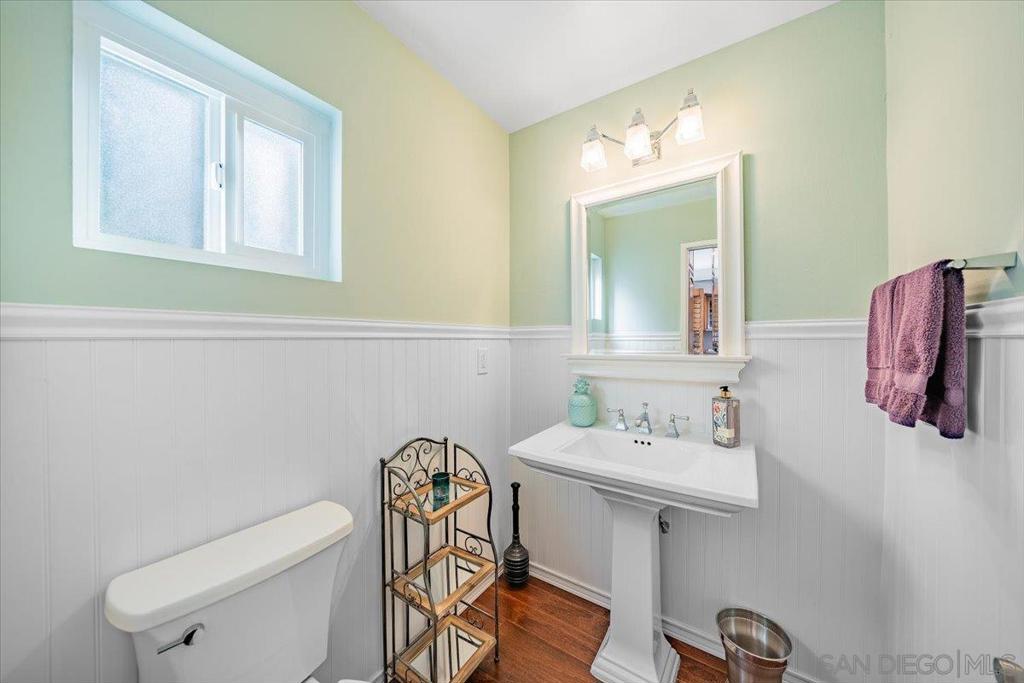 2431 La Costa Avenue B Property Photo 11