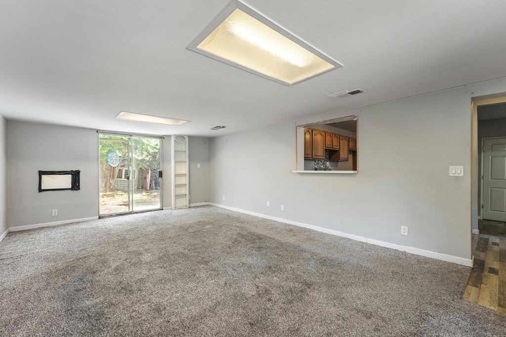 802 Billow Drive Property Photo 8