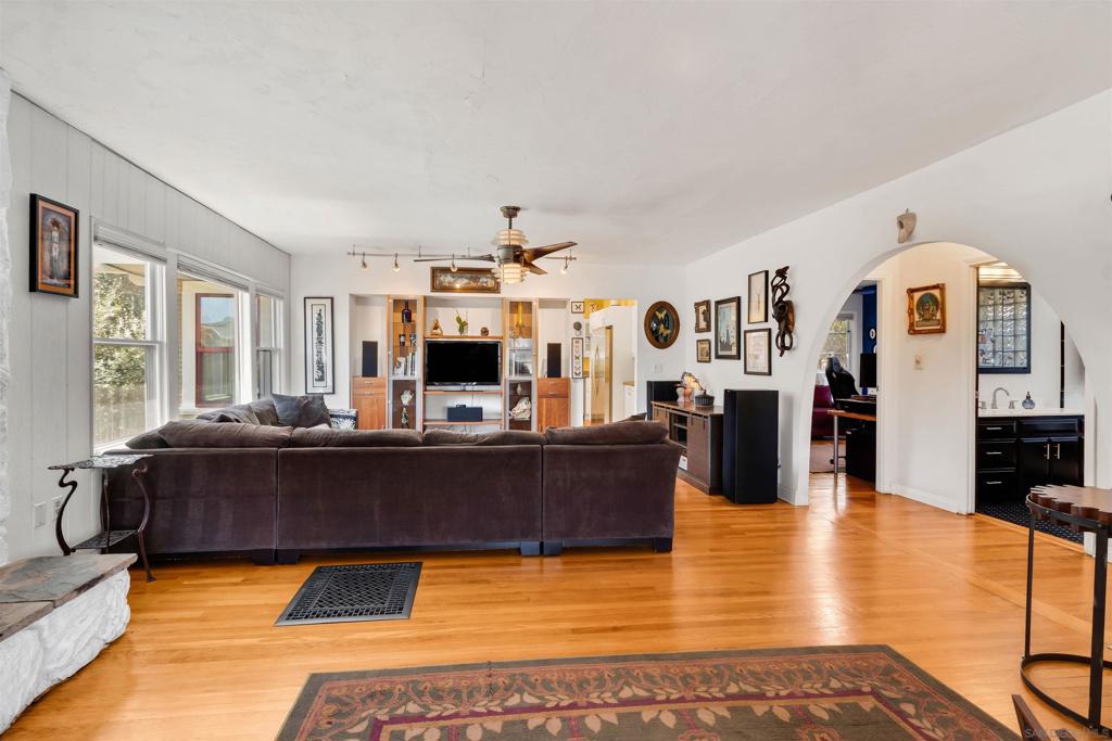 3564 Texas St Property Photo 11
