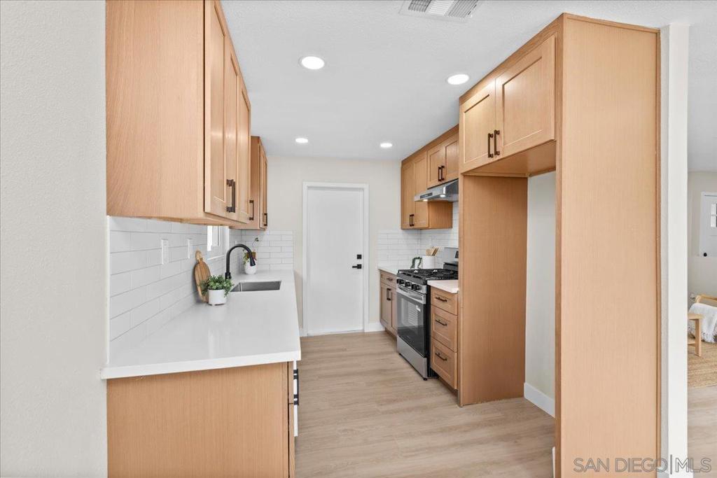 505 Parkbrook St Property Photo 23