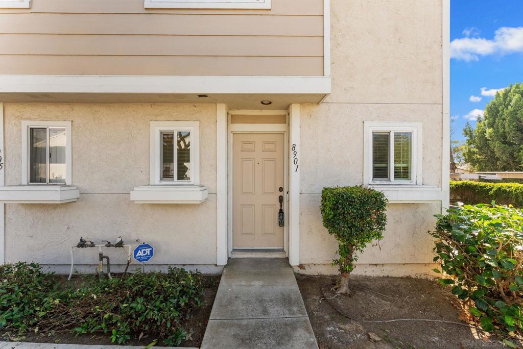 8901 Arlingdale Way Property Photo 2