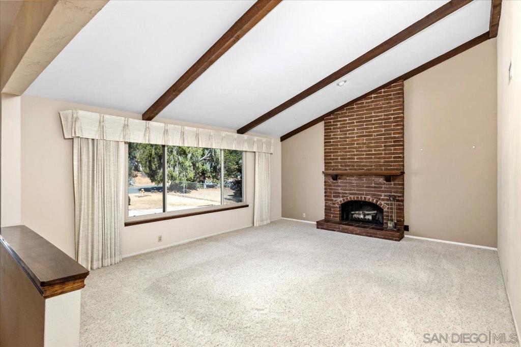 1970 Rohn Rd Property Photo 6