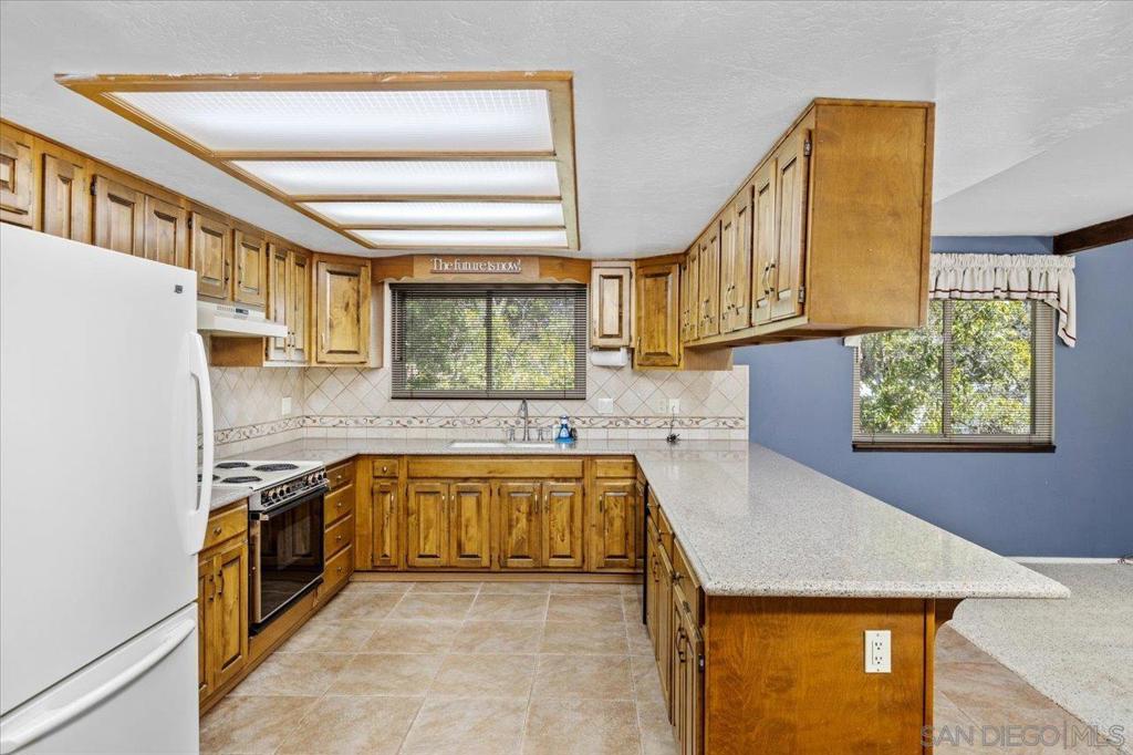 1970 Rohn Rd Property Photo 11