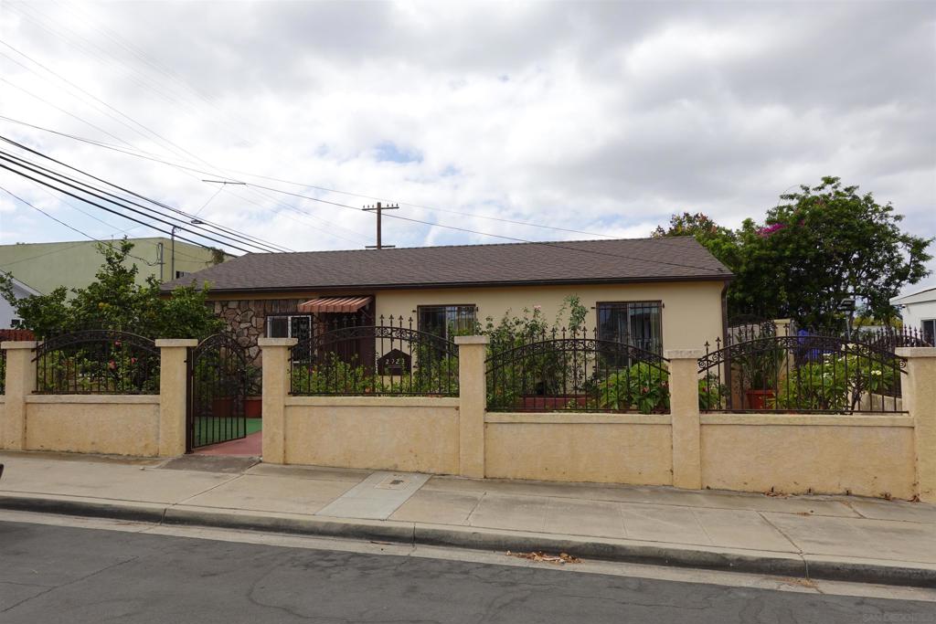 2920 Dahlia Property Photo 1