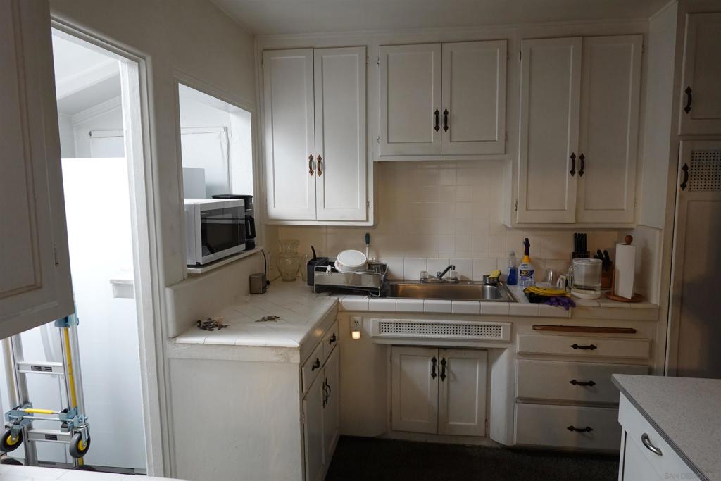 2920 Dahlia Property Photo 4