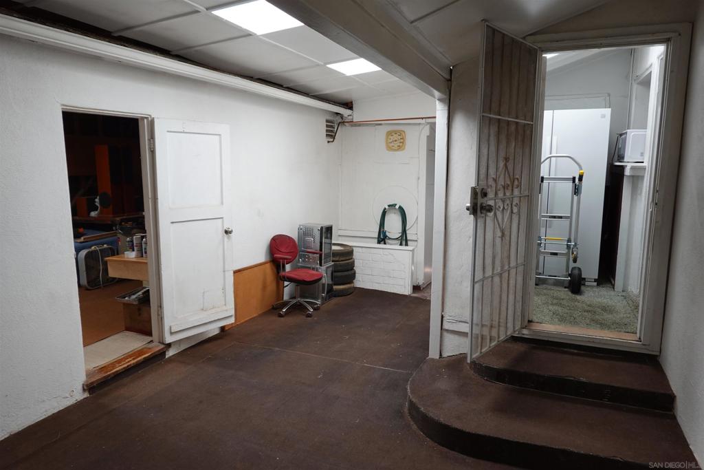 2920 Dahlia Property Photo 5