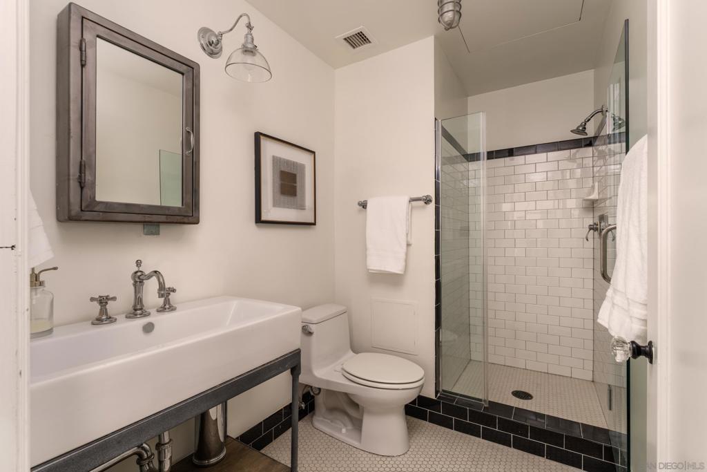 702 Ash Street 1400 Property Photo 29