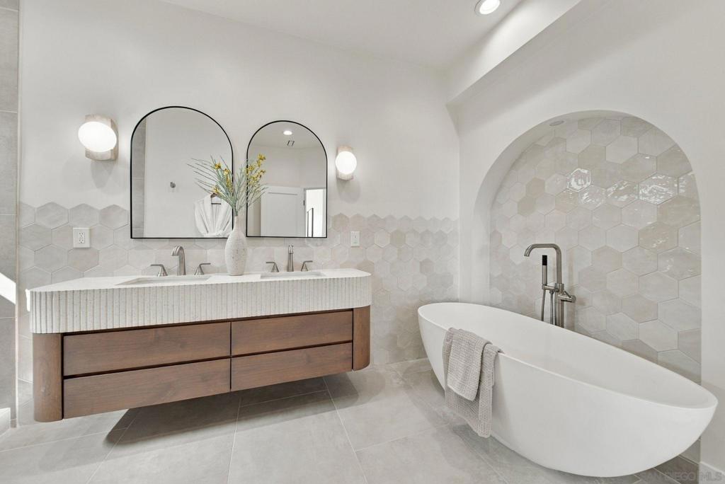 2522 Chalcedony St Property Photo 34