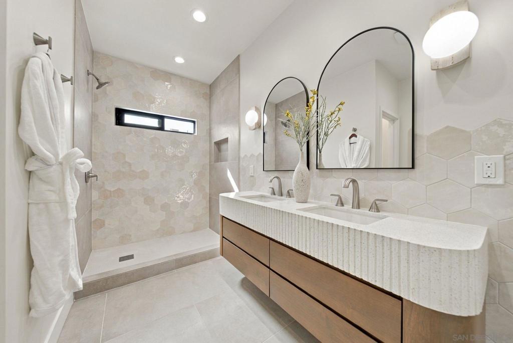 2522 Chalcedony St Property Photo 35