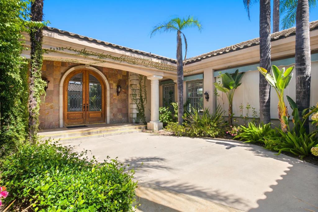 28560 Via Santa Rosa Property Photo 4
