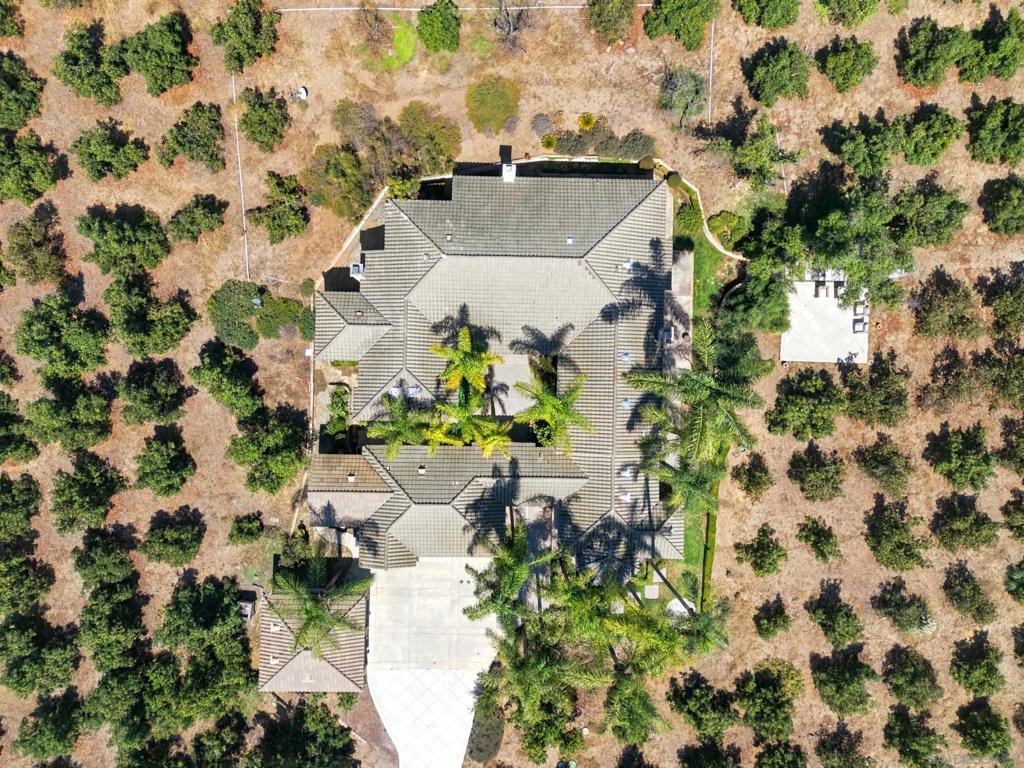 28560 Via Santa Rosa Property Photo 5