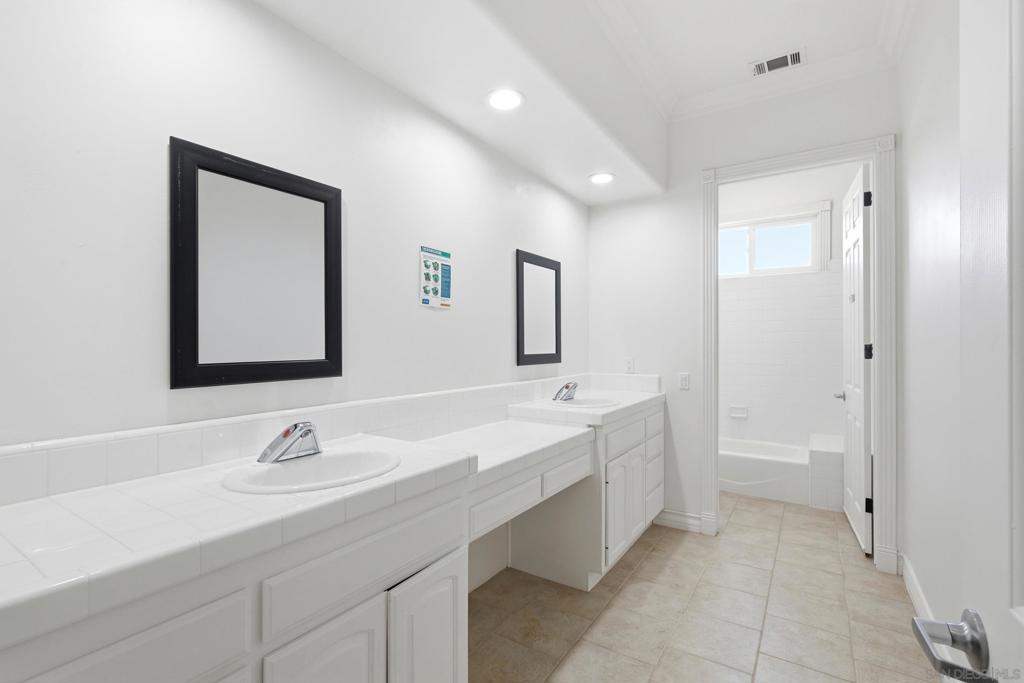 28560 Via Santa Rosa Property Photo 18