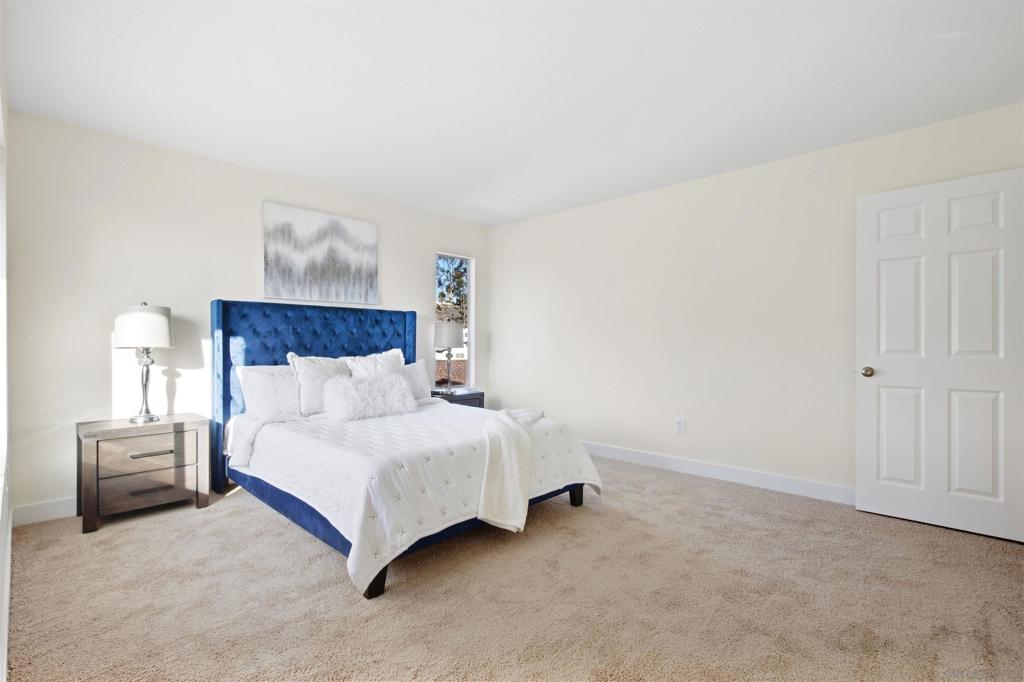 864 Angelus Property Photo 11