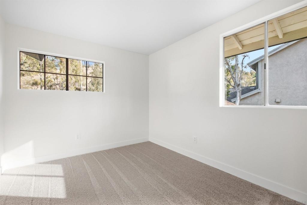 864 Angelus Property Photo 13