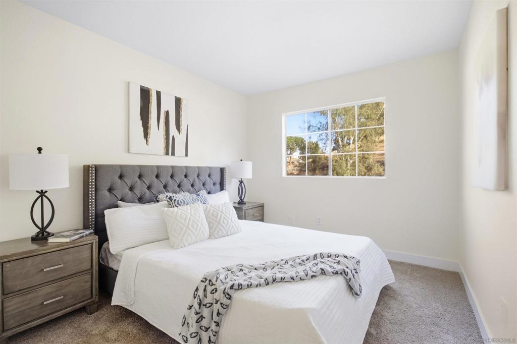 864 Angelus Property Photo 14