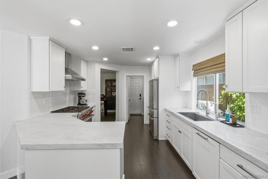 2242 Sun Valley Property Photo 9