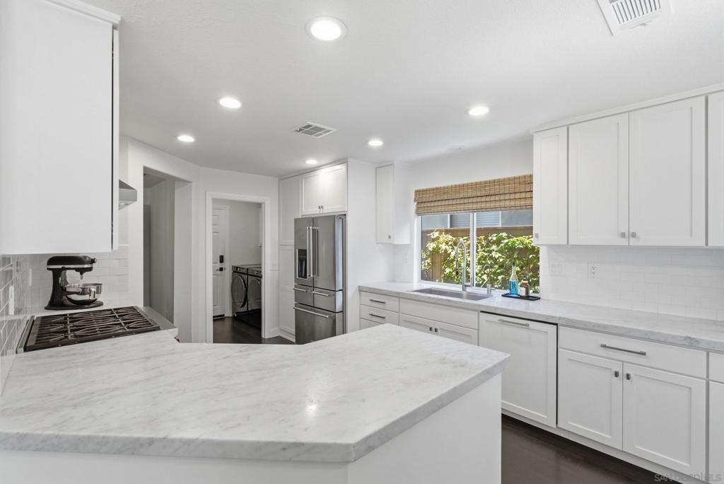 2242 Sun Valley Property Photo 11