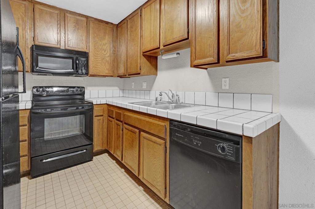 4262 Parks Ave 205 Property Photo 2