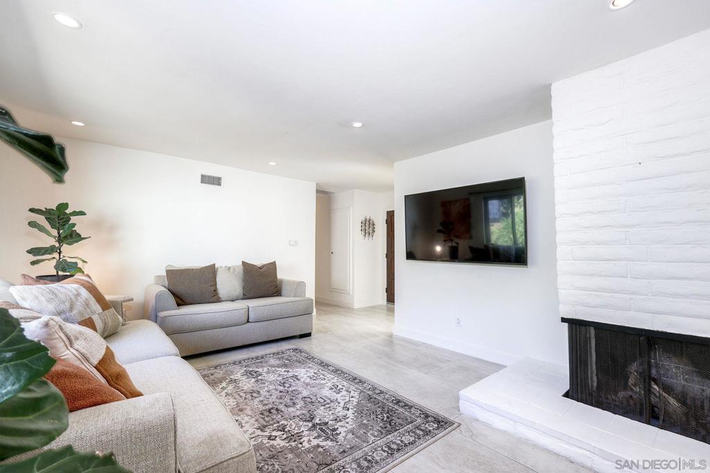 1591 Olive Hills Property Photo 8