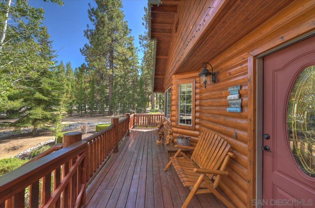 1155 Willow Lane Property Photo 4