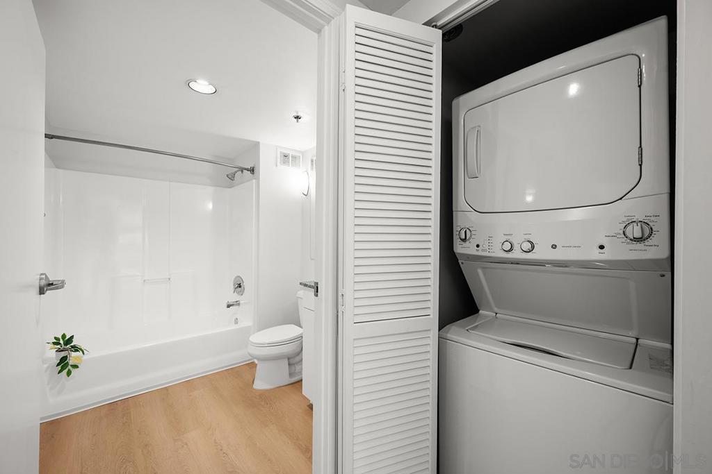 425 W Beech Street 408 Property Photo 24