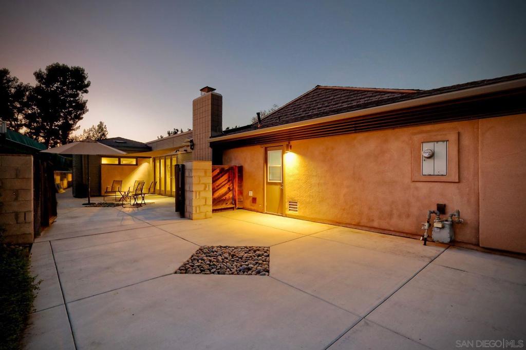3838 Bonita View Property Photo 8