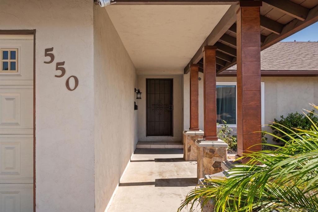 550 Mariposa Property Photo 4