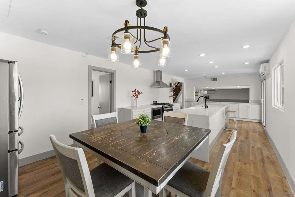 10111 Cliffwood Dr Property Photo 6