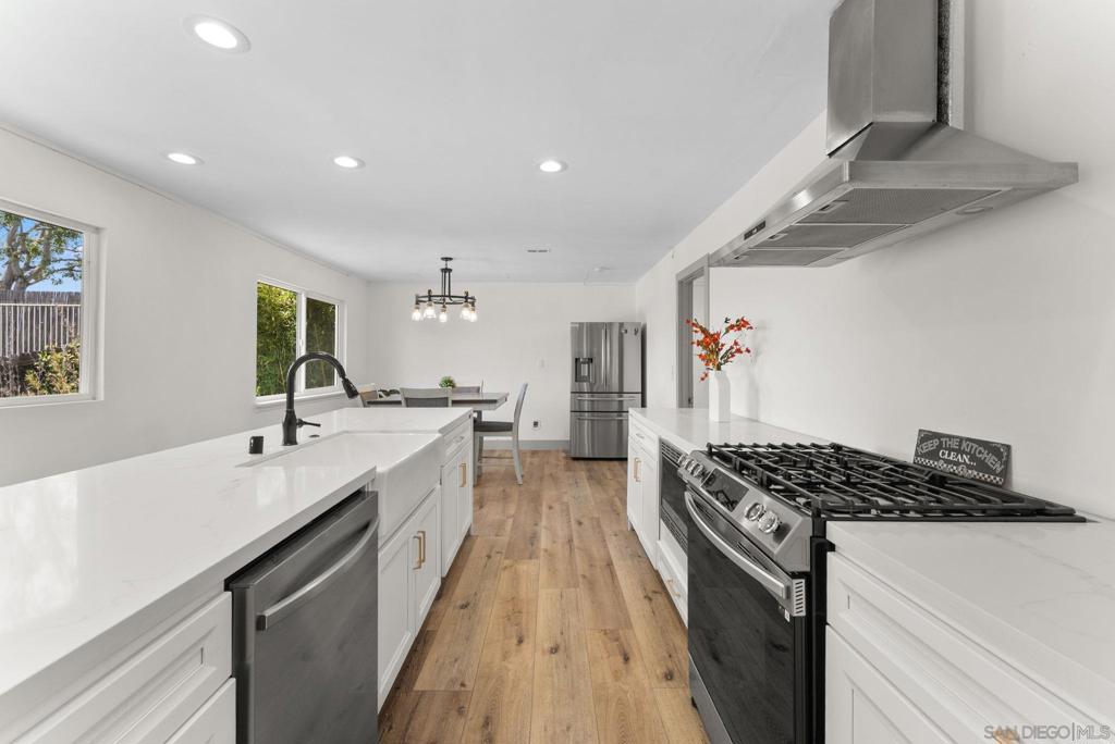 10111 Cliffwood Dr Property Photo 8