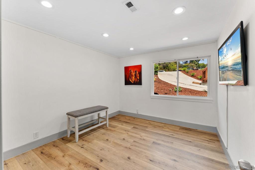 10111 Cliffwood Dr Property Photo 15