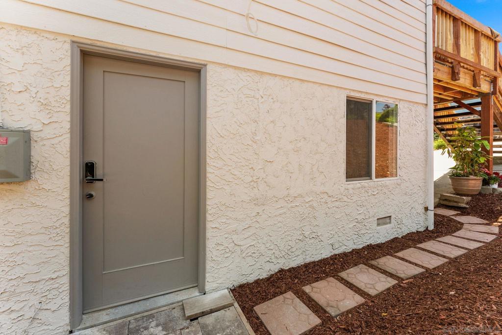 10111 Cliffwood Dr Property Photo 25