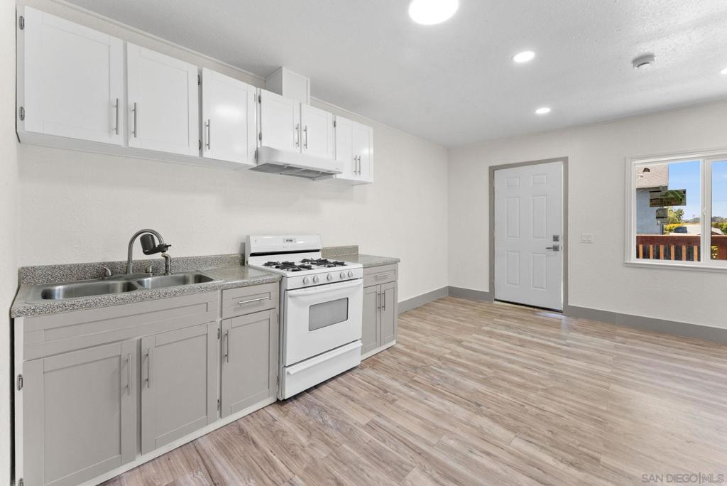 10111 Cliffwood Dr Property Photo 35