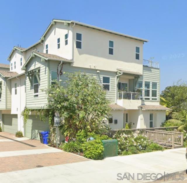 2675 Roosevelt St Property Photo 1