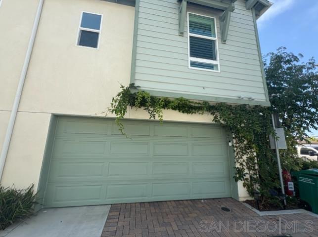 2675 Roosevelt St Property Photo 2