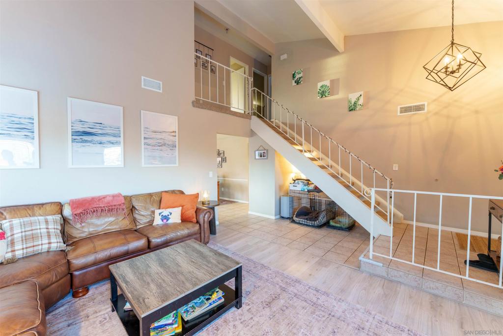 1527 Triton Pl Property Photo 3