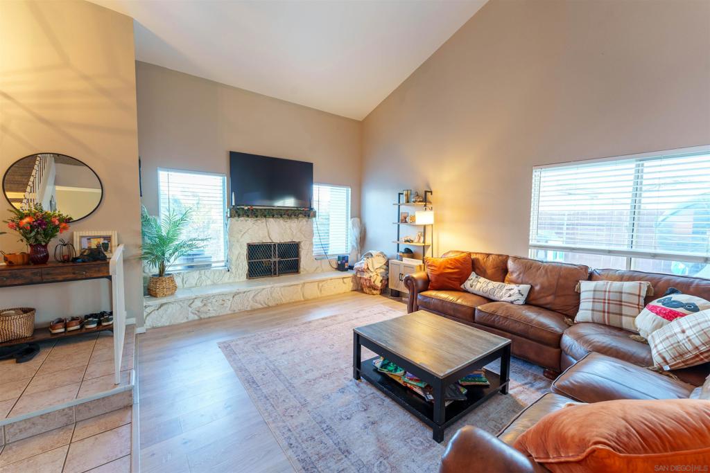 1527 Triton Pl Property Photo 4